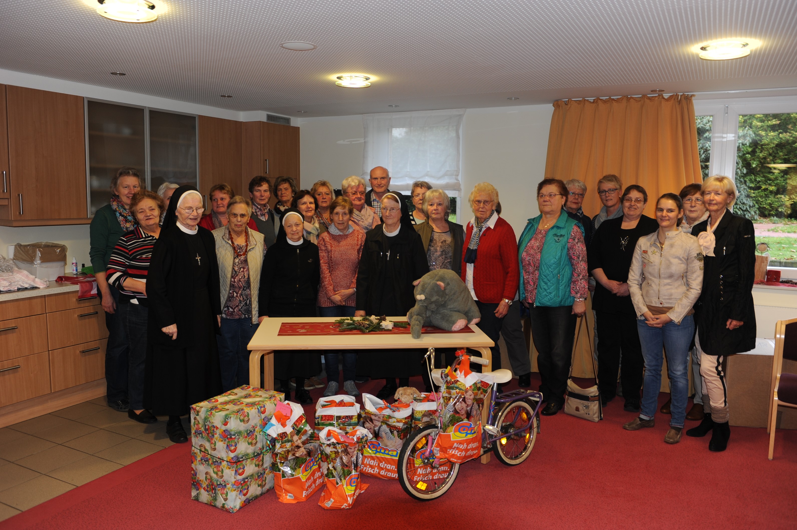 Meurer-Stiftung unterstützt – Fürstenauer Tafel beschenkt 76 Kinder